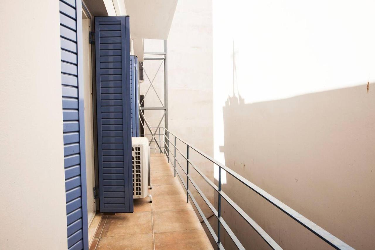 אתונה Pagrati Hilton Location Bentzi Family Suite 5 מראה חיצוני תמונה